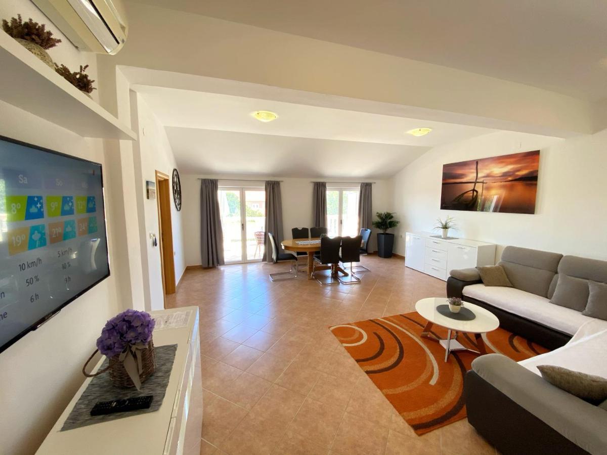 Apartments Saric بيوغْغاد نا موغو المظهر الخارجي الصورة